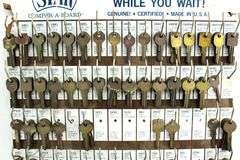 "Star" Key Blanks Retail Display Board with Keys - "Keys Made While You Wait!" - 24 x 16