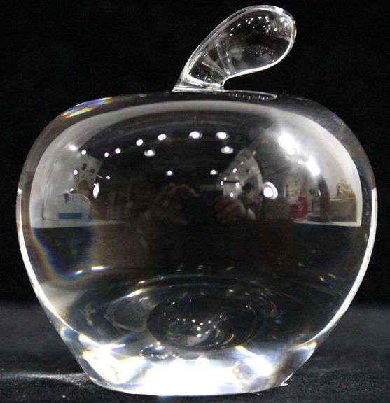 TIFFANY & CO Crystal Apple Paperweight