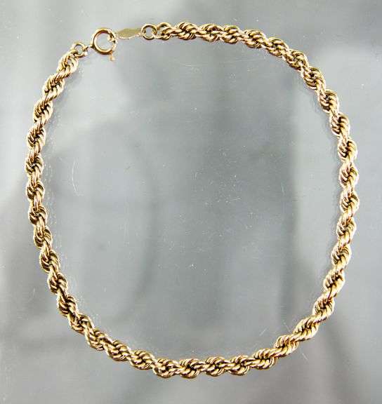 14 KT Gold rope Bracelet 7 1/2".     (2.84 gm)