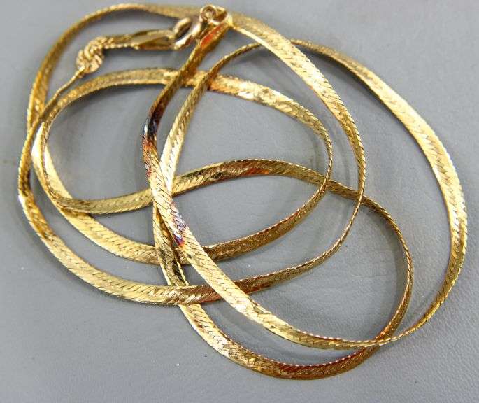 18 KT Gold herringbone Necklace, 24" .    (7.32 gm)