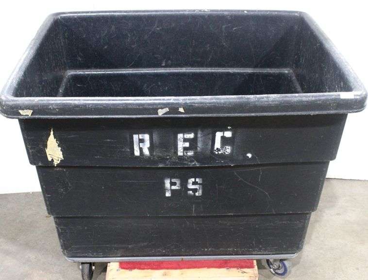Balderdash US盤 Dandux 14 Bushel plastic tote on wheels . - Bunting Online Auctions