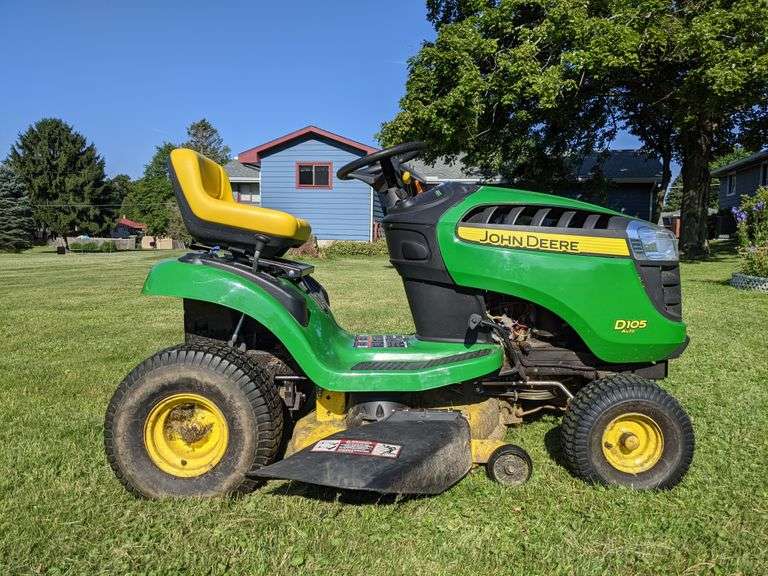 John Deere Riding Mower. D105 with 220 Hours