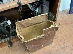 Contents on Shelf. Projectors, Radios, Signal Tracker, Communicator