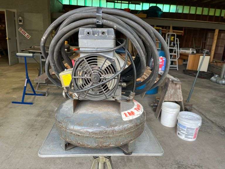 Thomas T-50 Air Compressor (runs)