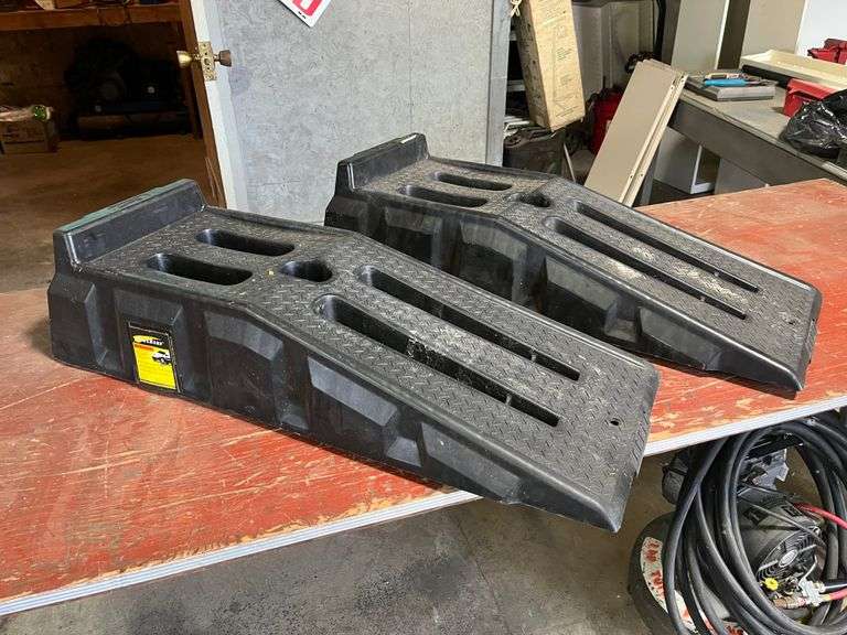 Pair of Plastic Car Ramps