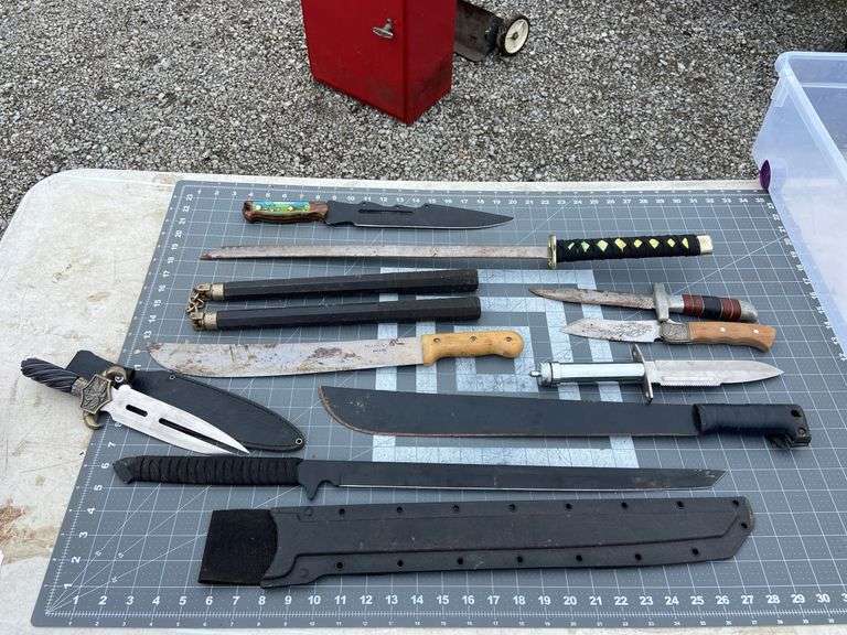 Mixed Knives, Machetes, Swords