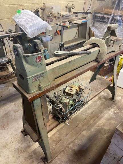 Delta Wood Lathe with Basket of Accessories, includes Iron Base