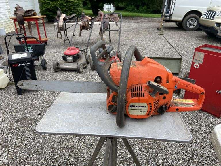 Chainsaw. Husqvarna 235.