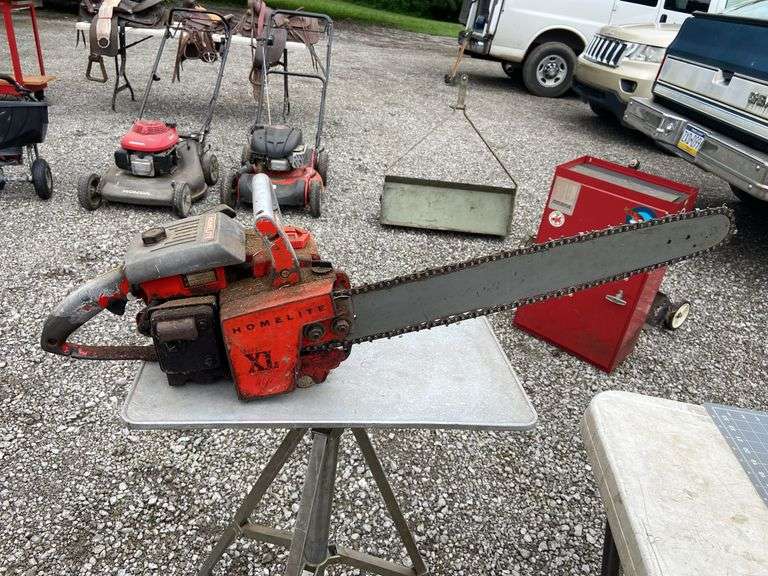 Chainsaw. Homelite Super XL.