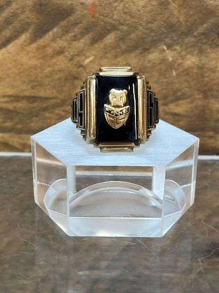 Men's 10k Gold Ring, 1960 Freedom High School. 10.25g
