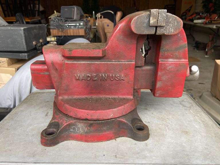 Bench Vise. Columbian D46.