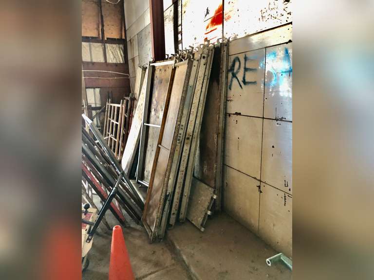 FORMER LEE RENTS EQUIPMENT