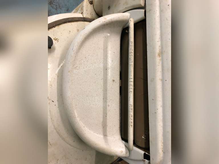 WRINGER WASHING MACHINE