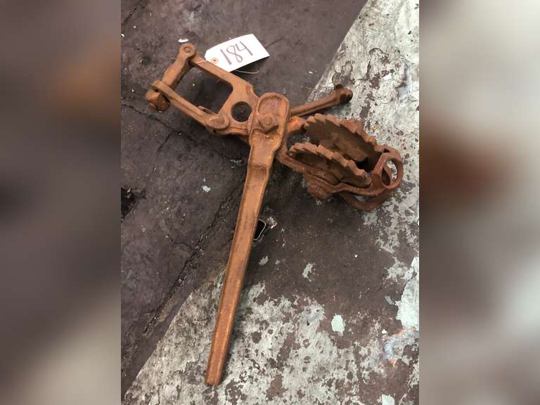 ANTIQUE FENCER VISE