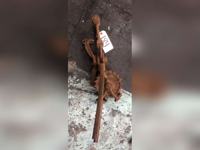 ANTIQUE FENCER VISE