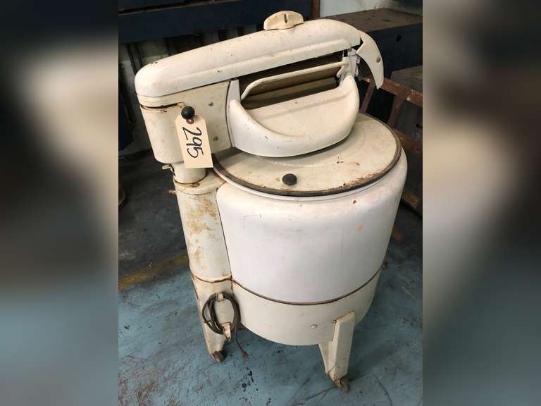 WRINGER WASHING MACHINE