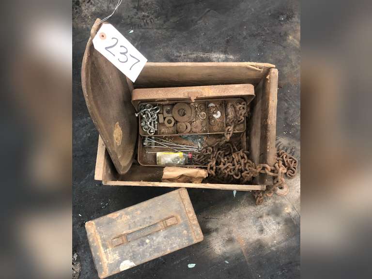 AMMO BOX AND ANTIQUE ADVERTIZING CRATE