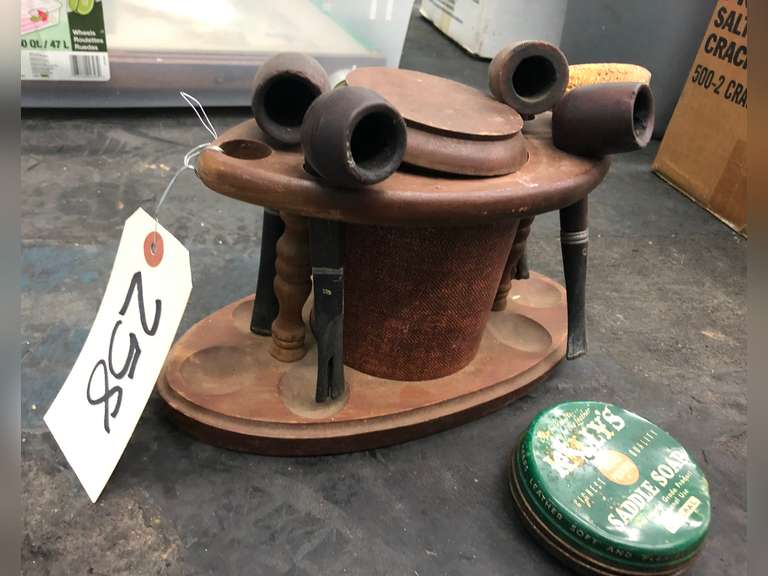 PIPE HOLDER WITH KELLY SADDLE SOAP CONTAINER