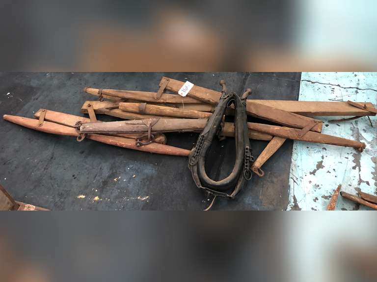 WOODEN DOUBLE TREES AND SINGLE TREES AND MULE COLLAR