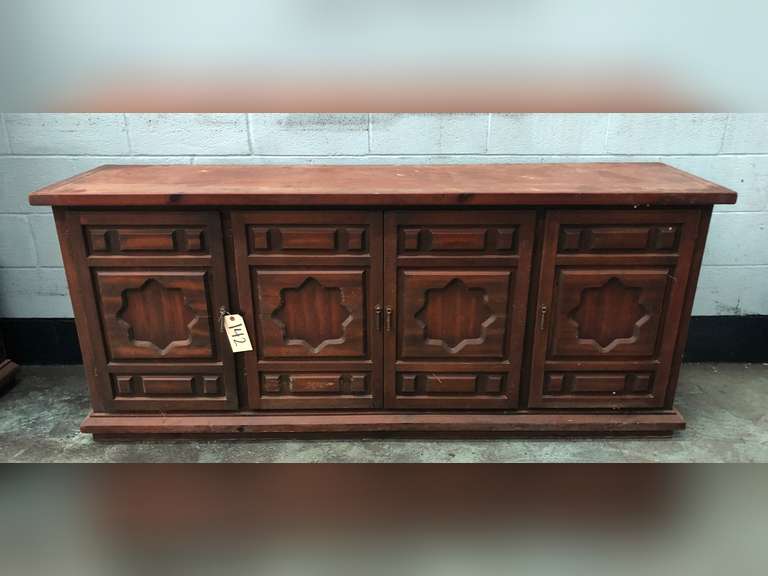 ANTIQUE DRESSER