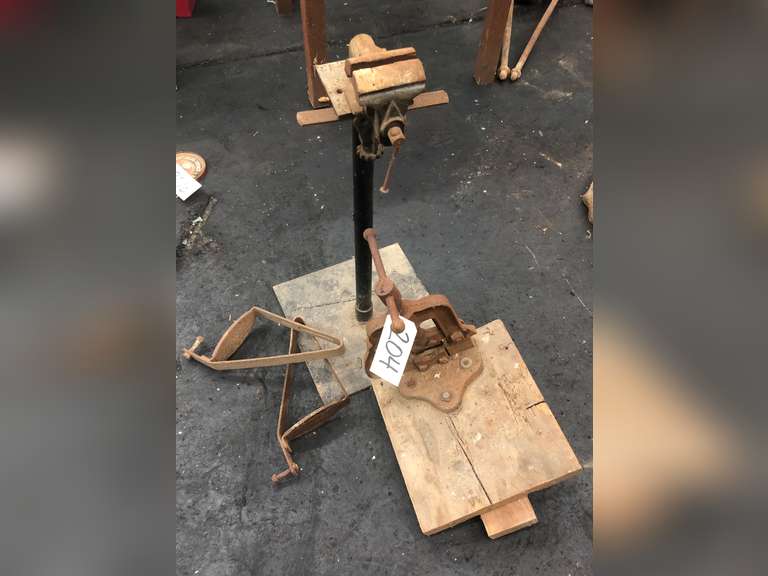 PREMIER PIPE VISE AND REGULAR VISE