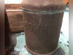 DIETZ LANTERN, ONE GALLON GLASS JUG, BOWMAN CHICAGO METAL JUG WITH WOODEN 7UP CRATE