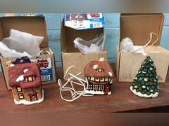ENGLISH COUNTRY CHRISTMAS VILLAGE (5 TOTAL)