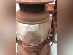 DIETZ LANTERN, ONE GALLON GLASS JUG, BOWMAN CHICAGO METAL JUG WITH WOODEN 7UP CRATE