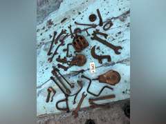 ASSORTED METAL TOOLS
