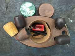 PIPE HOLDER WITH KELLY SADDLE SOAP CONTAINER
