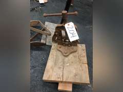PREMIER PIPE VISE AND REGULAR VISE