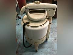 WRINGER WASHING MACHINE
