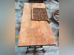 CAST IRON SINGER SEWING MACHINE BASE
