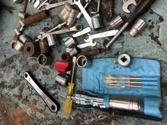 RED TOOLBOX WITH MISC. METAL TOOLS