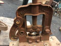 PREMIER PIPE VISE AND REGULAR VISE