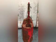 GULF PORTABLE OIL PUMP W/ DOUBLE PORTABLE GAS TANK