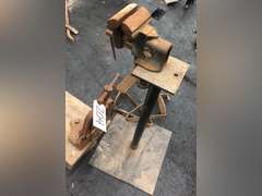PREMIER PIPE VISE AND REGULAR VISE