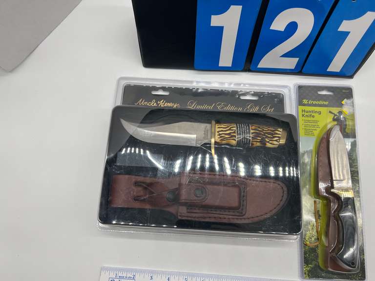Lot of 2 NEW IN BOX Hunting Knives