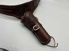 Beautiful leather single pistol right handed pistol gun belt,  hand tooled leather