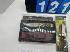 Lot of 2 NEW IN BOX Hunting Knives