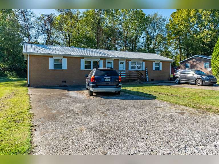 825 & 827 Independence Dr