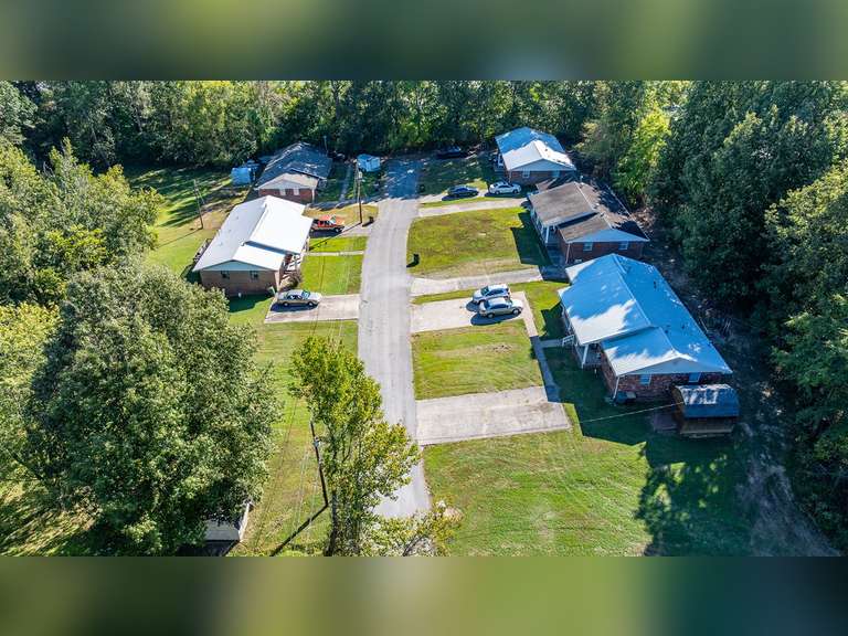 5 Duplexes on Cindy Dr