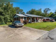 5 Duplexes on Cindy Dr