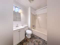 825 & 827 Independence Dr