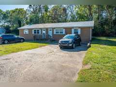 825 & 827 Independence Dr