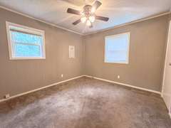 825 & 827 Independence Dr