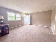 825 & 827 Independence Dr