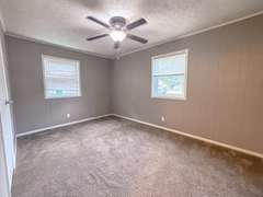 825 & 827 Independence Dr