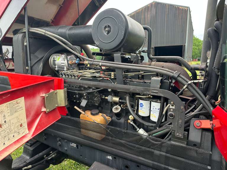 97' Case IH 7220 Magnum Tractor