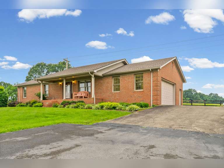 Lot 1: 1 Ac with house